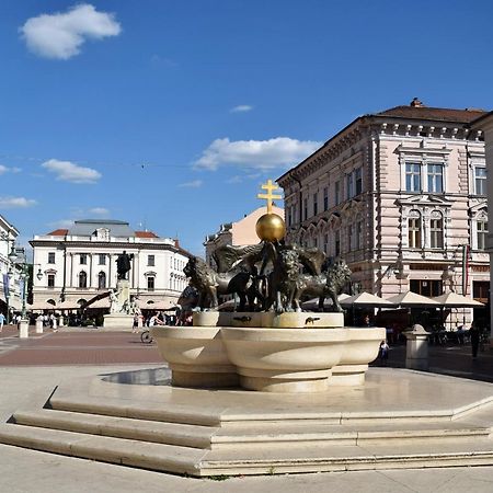 Szeged Suncity Apartman Buitenkant foto